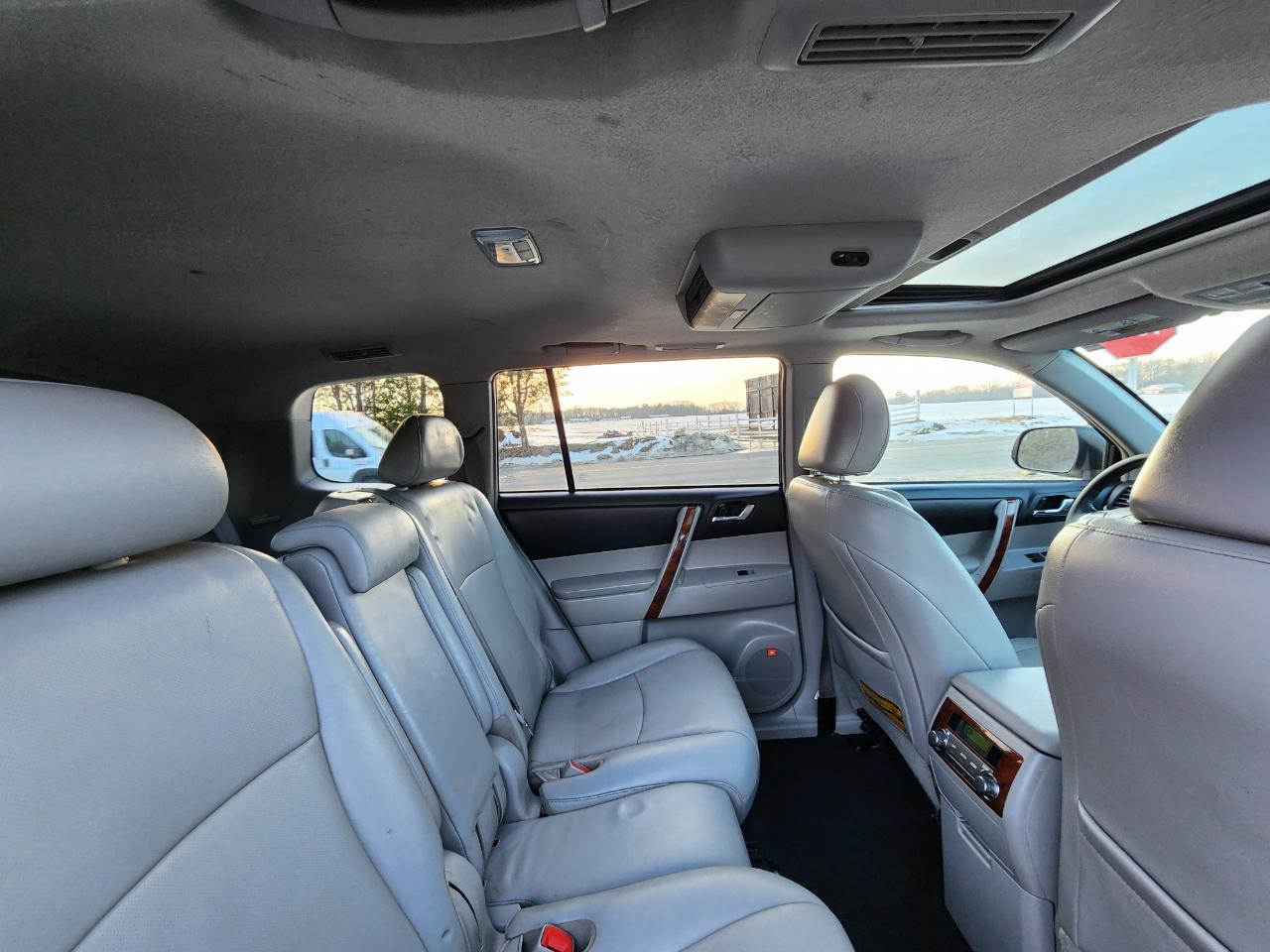 Toyota Highlander Limited 4WD 2011