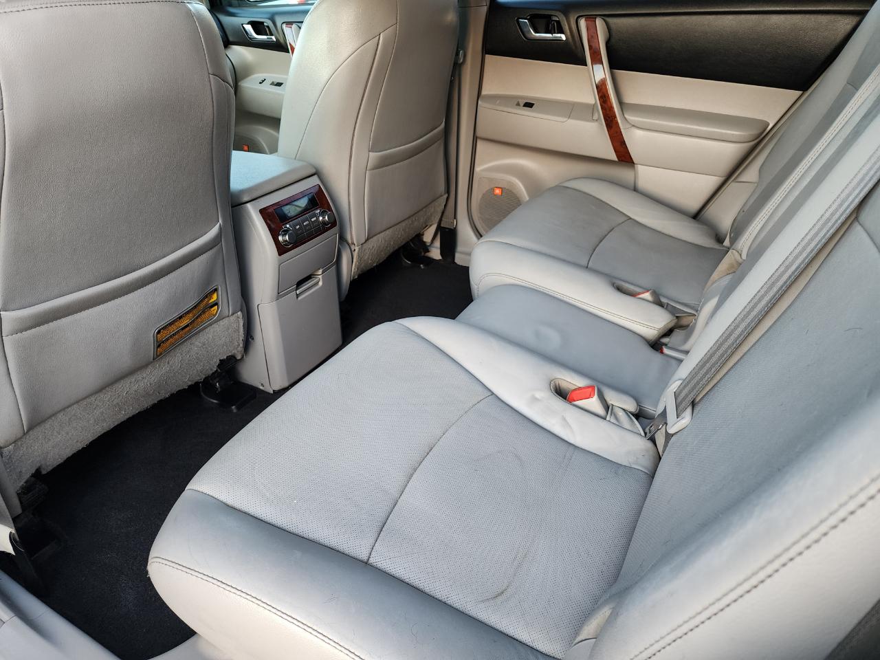 Toyota Highlander Limited 4WD 2011