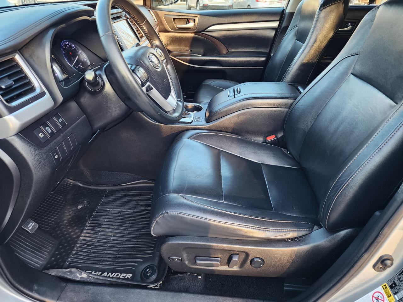 Toyota Highlander XLE AWD V6 2019