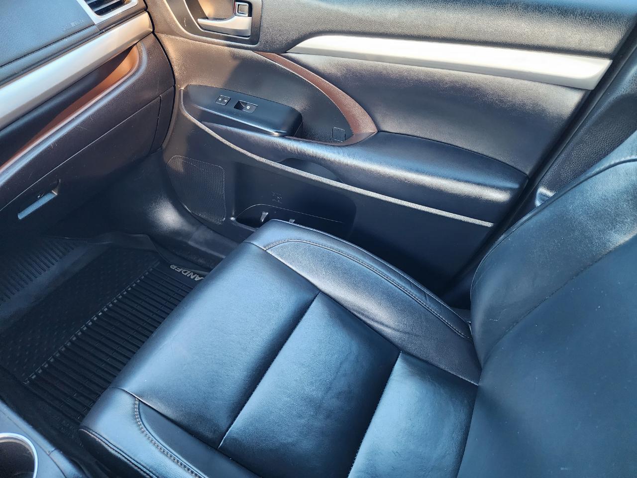 Toyota Highlander XLE AWD V6 2019