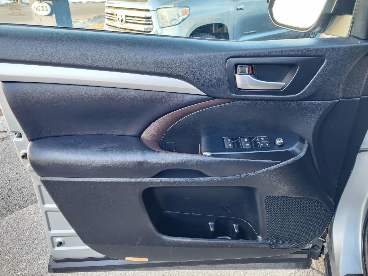 Toyota Highlander XLE AWD V6 2019