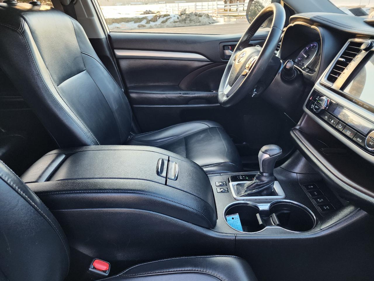 Toyota Highlander XLE AWD V6 2019