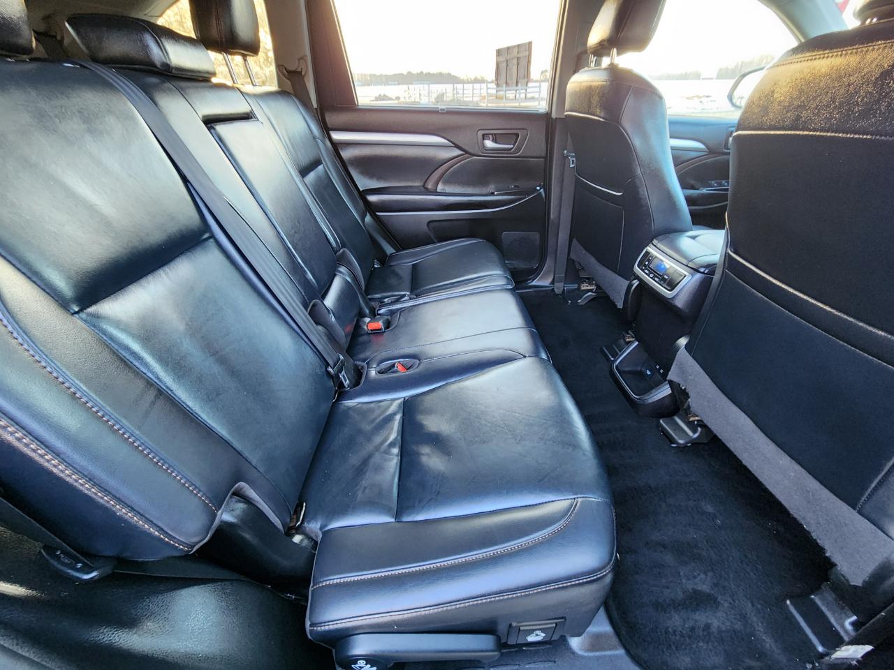 Toyota Highlander XLE AWD V6 2019