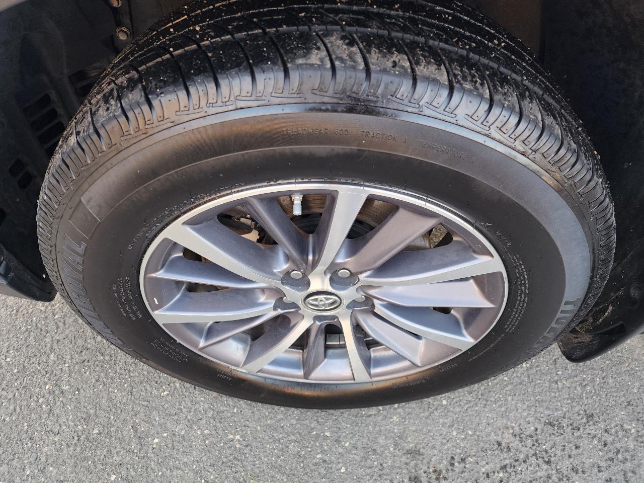 Toyota Highlander XLE AWD V6 2019