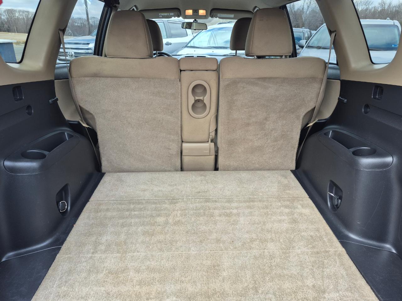 Toyota RAV4 Base V6 4WD 2012