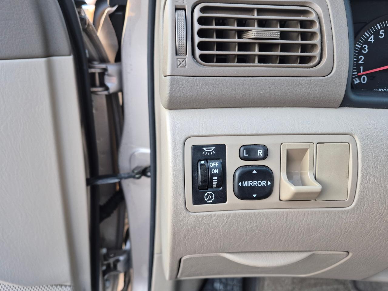 Toyota Corolla CE 2003