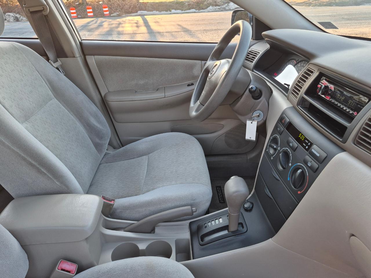 Toyota Corolla CE 2003