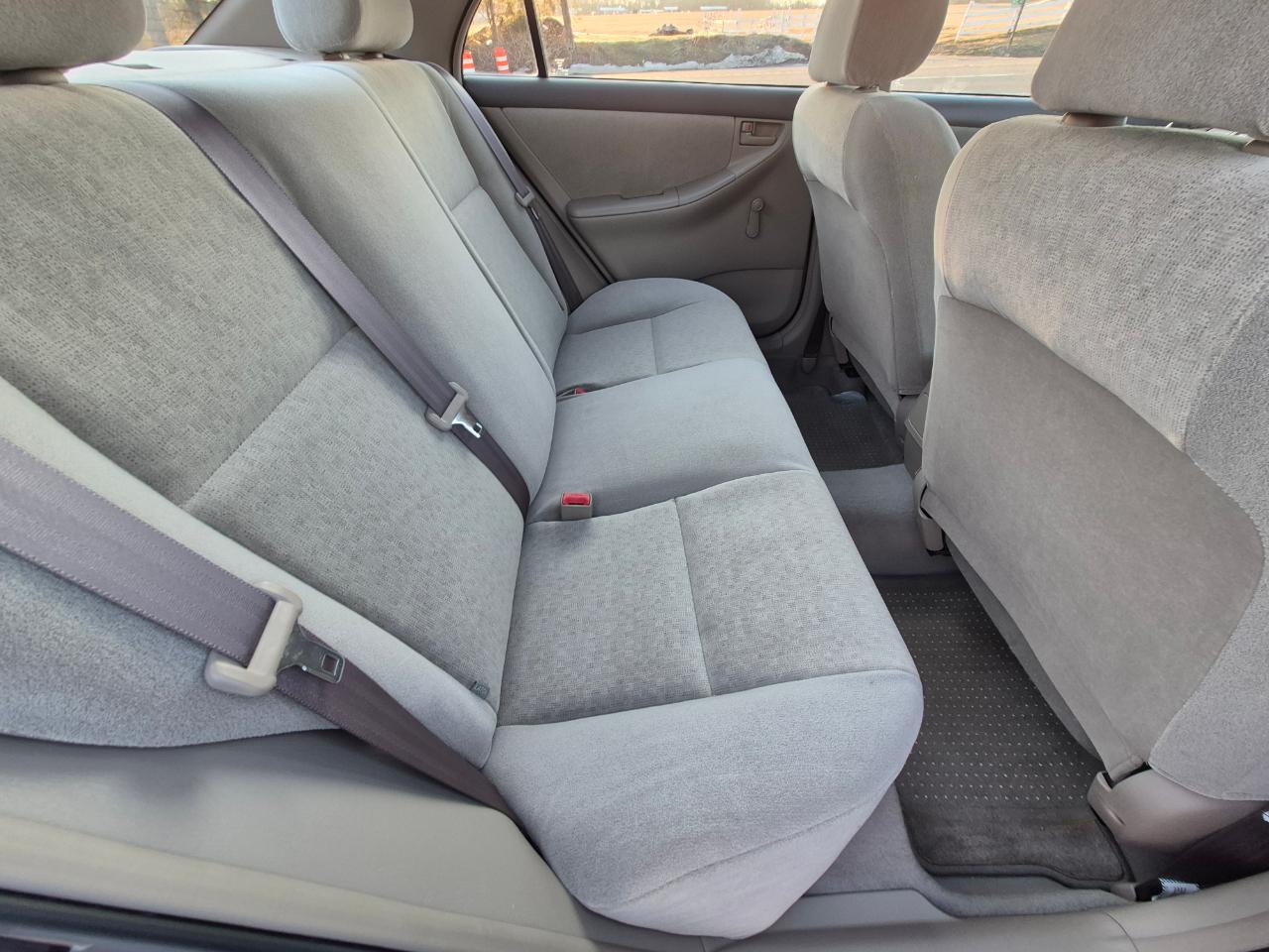 Toyota Corolla CE 2003