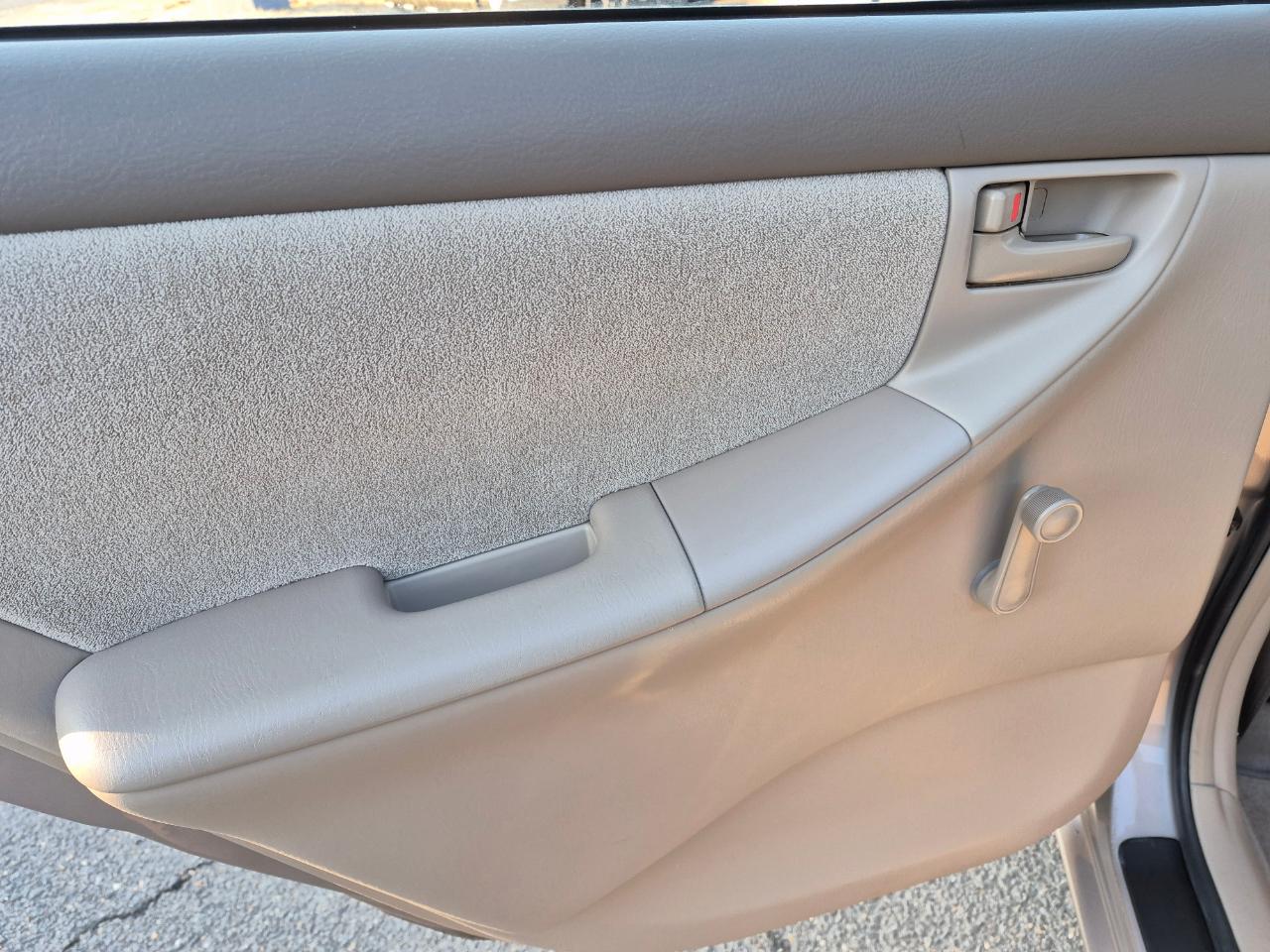 Toyota Corolla CE 2003