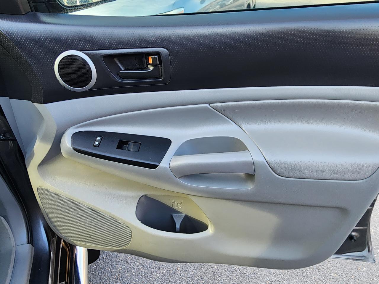 Toyota Tacoma PreRunner Double Cab Auto 2WD 2013