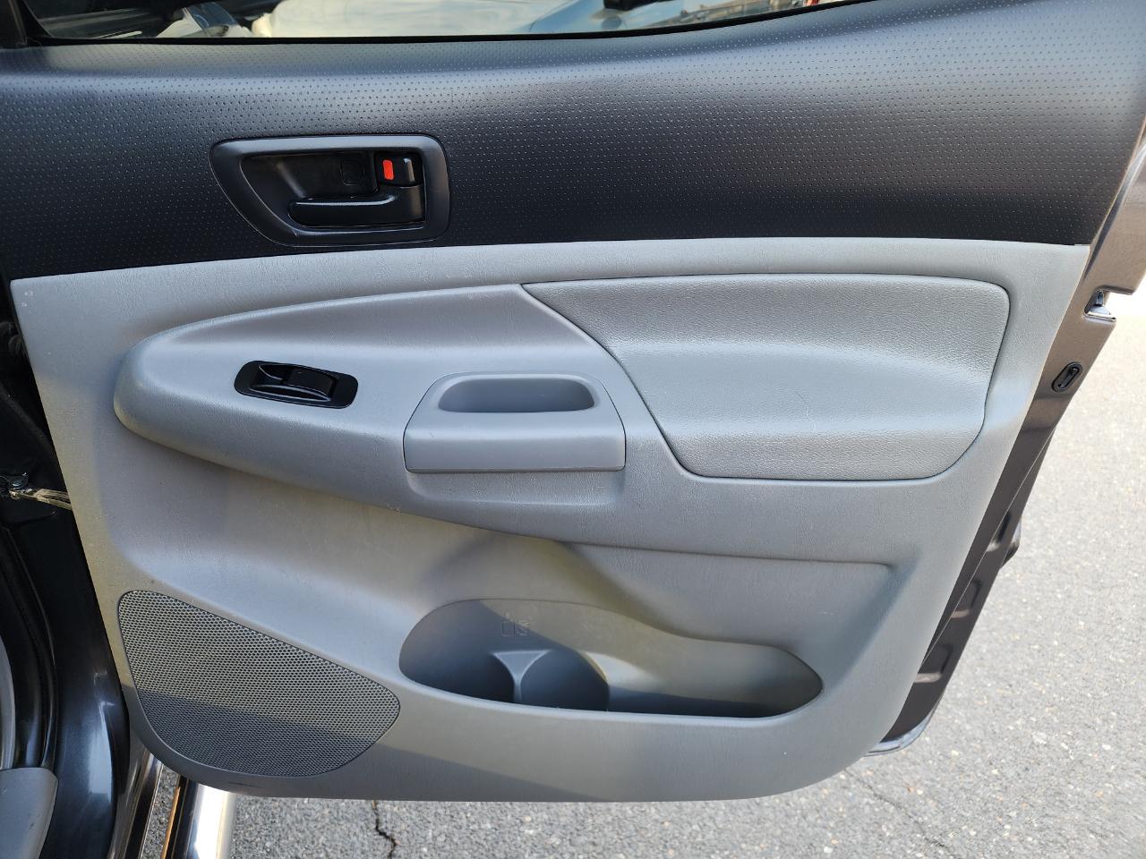 Toyota Tacoma PreRunner Double Cab Auto 2WD 2013