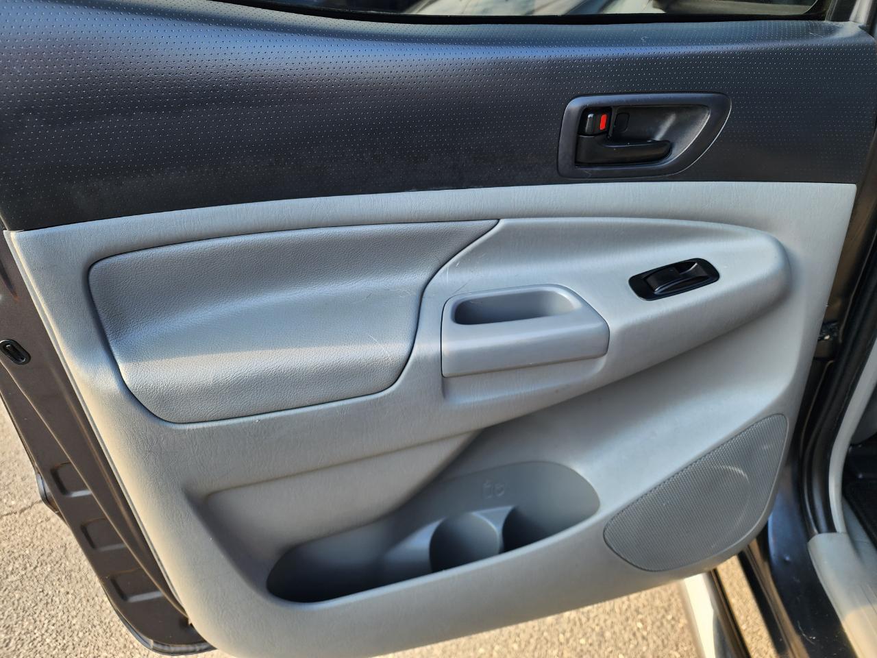 Toyota Tacoma PreRunner Double Cab Auto 2WD 2013