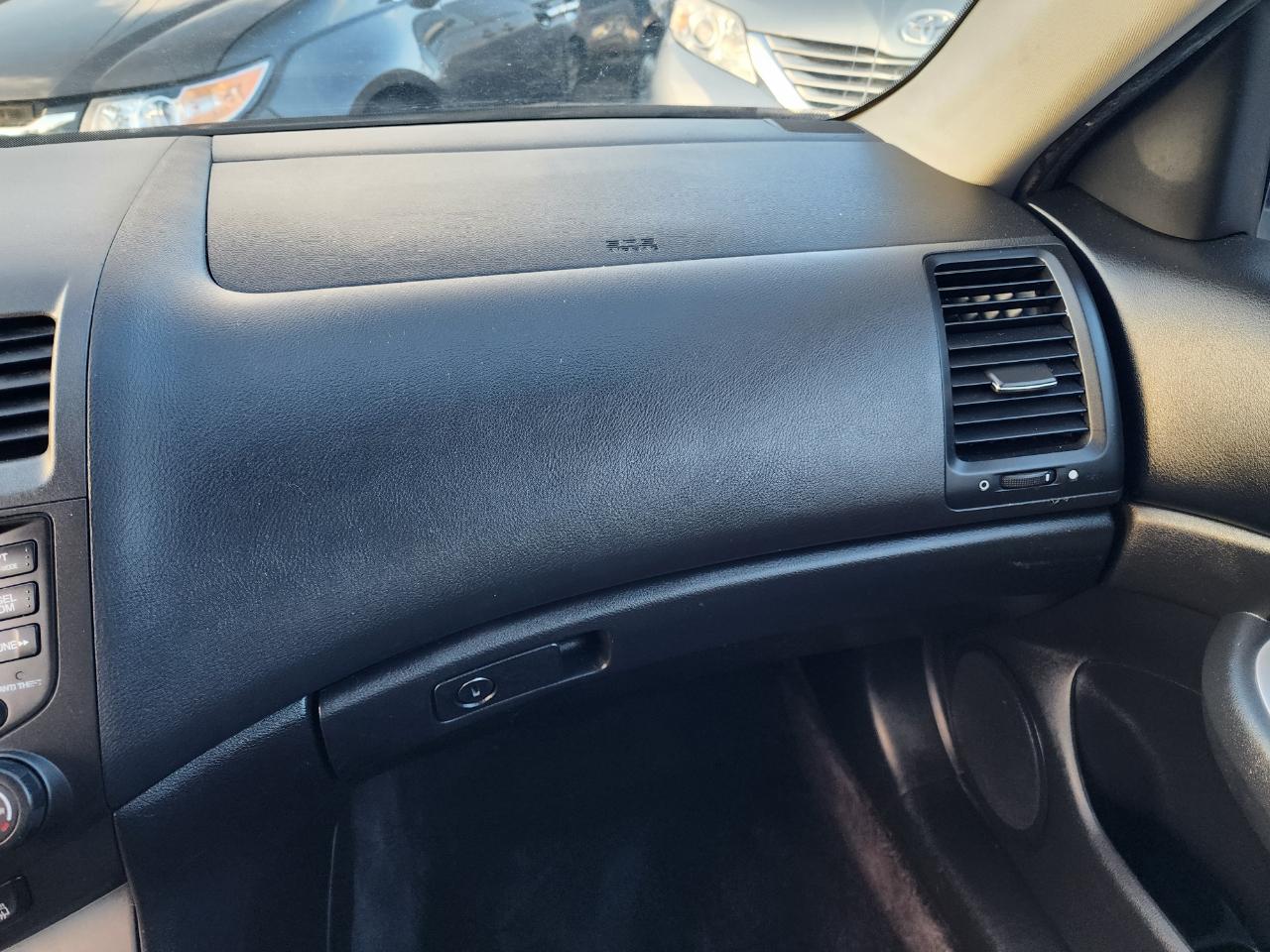 Honda Accord EX-L Sedan AT with XM Radio 2005