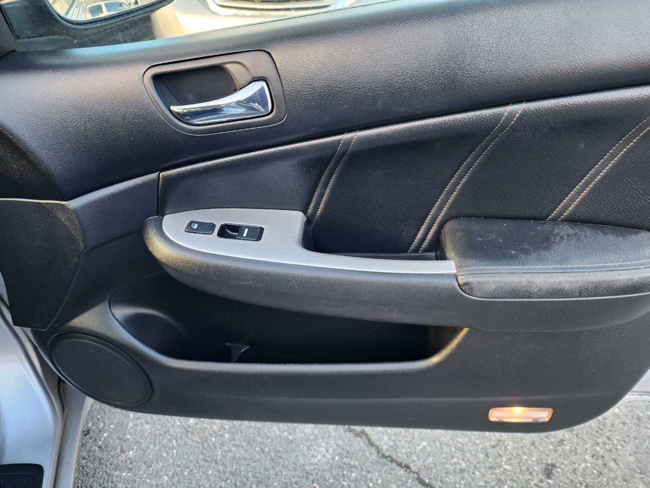 Honda Accord EX-L Sedan AT with XM Radio 2005