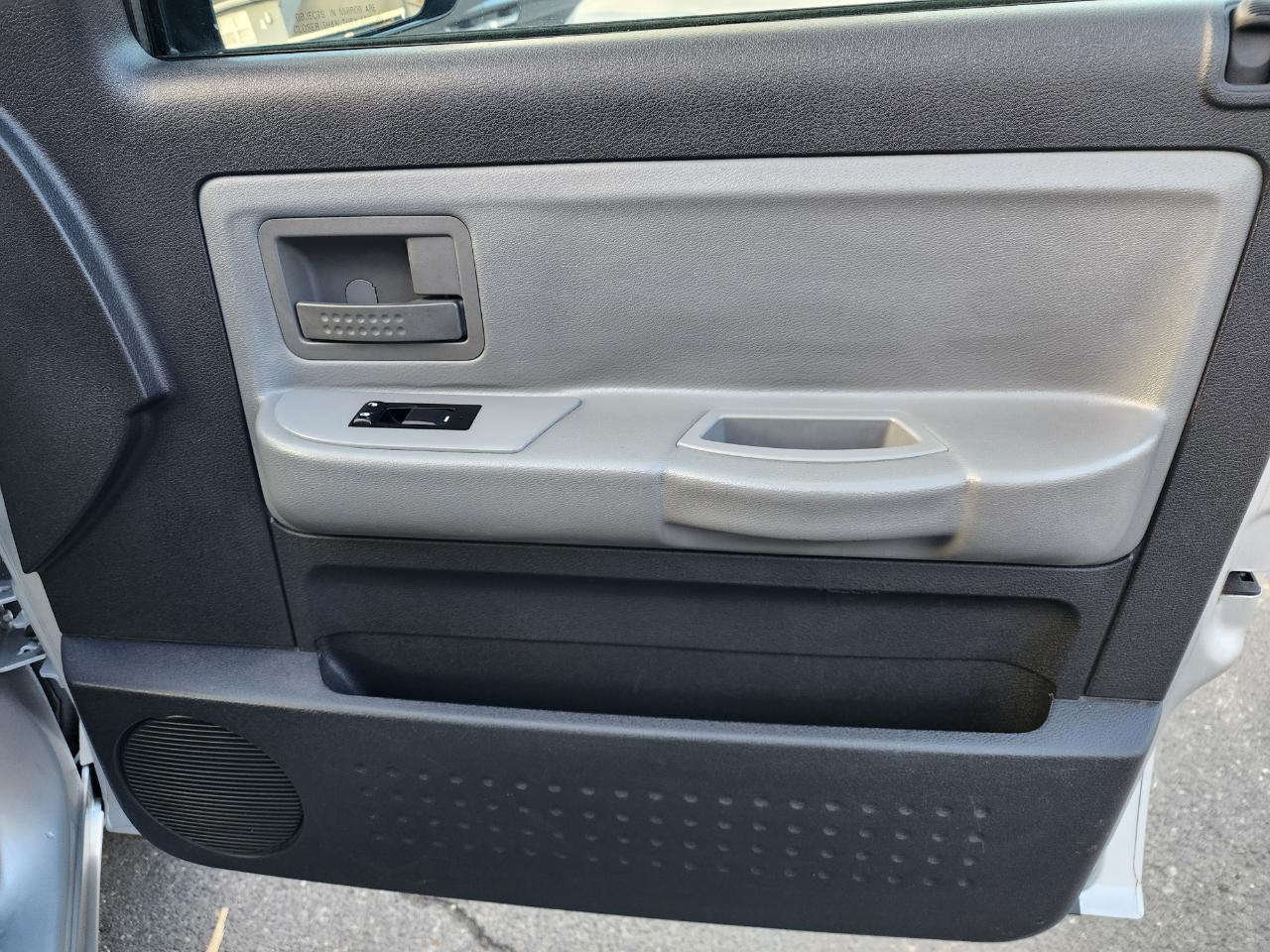 Dodge Dakota SLT Extended Cab 2WD 2010