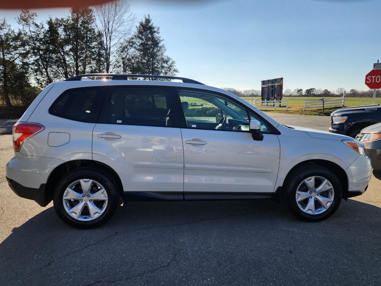 Subaru Forester 2.5i Premium PZEV CVT 2016