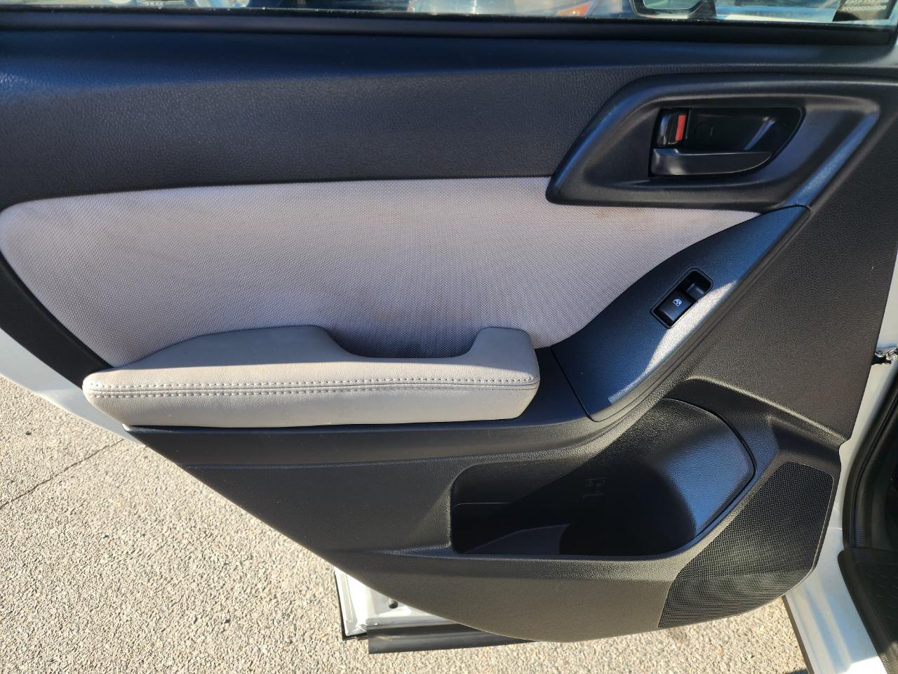 Subaru Forester 2.5i Premium PZEV CVT 2016