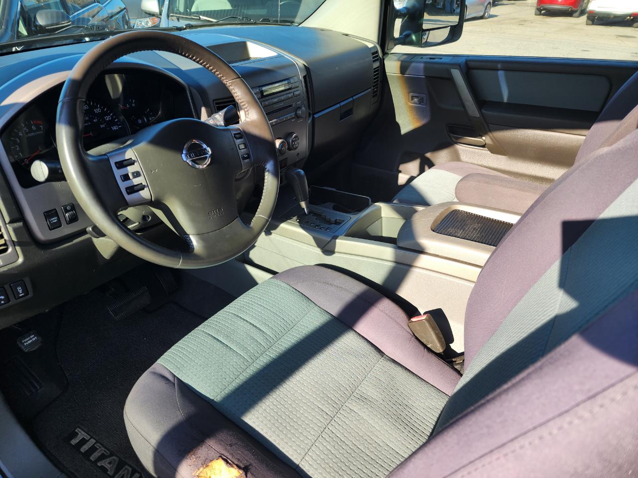 Nissan Titan LE King Cab 4WD 2006