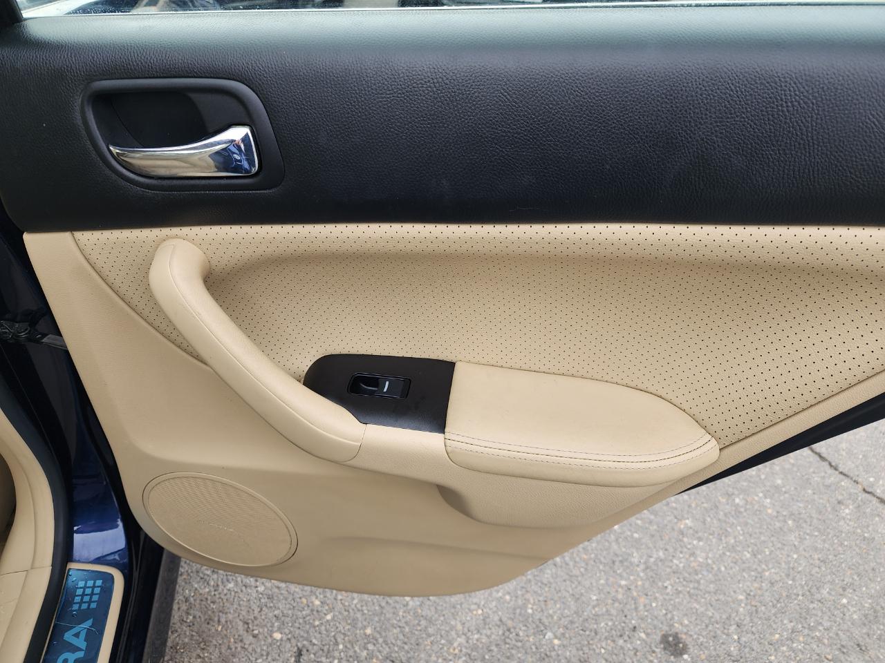 Acura TSX 5-speed AT with Navigation 2006