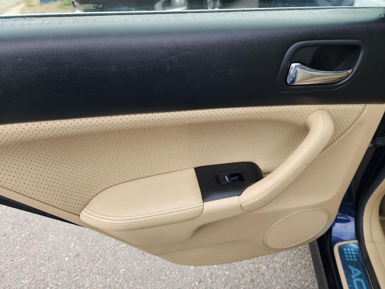 Acura TSX 5-speed AT with Navigation 2006