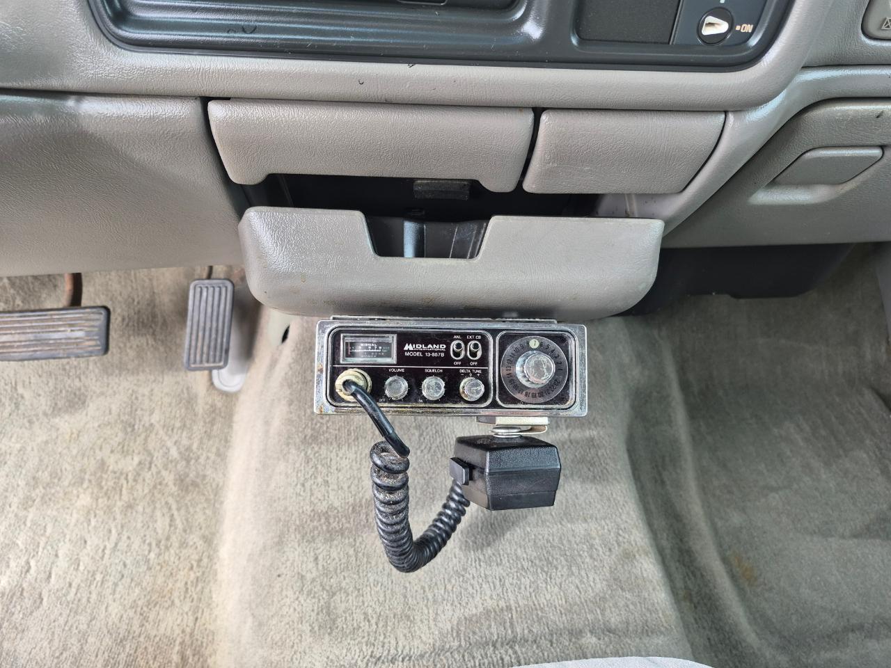 Chevrolet Silverado 1500 LS Ext. Cab 3-Door Long Bed 2WD 2000