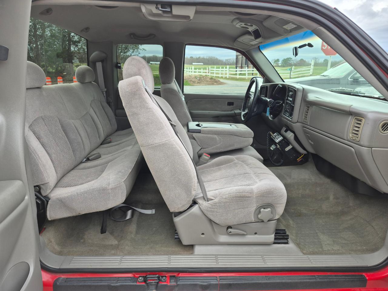 Chevrolet Silverado 1500 LS Ext. Cab 3-Door Long Bed 2WD 2000