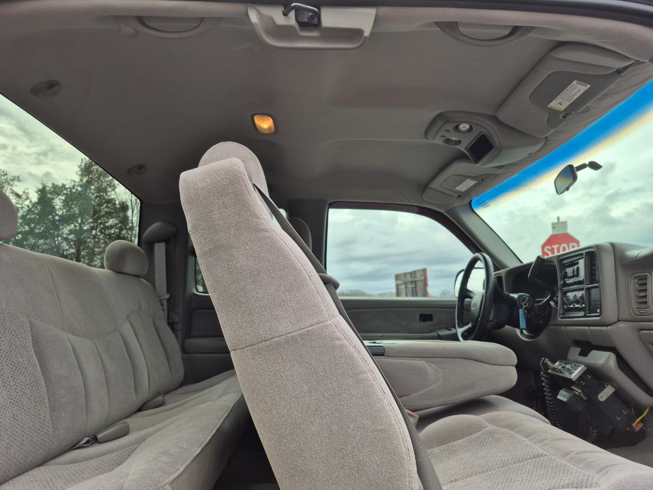 Chevrolet Silverado 1500 LS Ext. Cab 3-Door Long Bed 2WD 2000