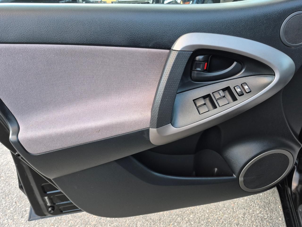 Toyota RAV4 Limited I4 4WD 2006