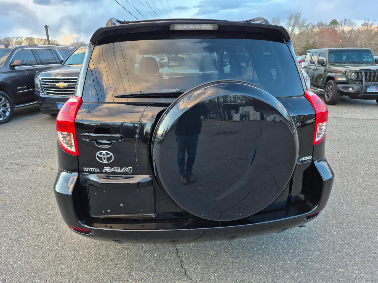 Toyota RAV4 Base I4 4WD 2007