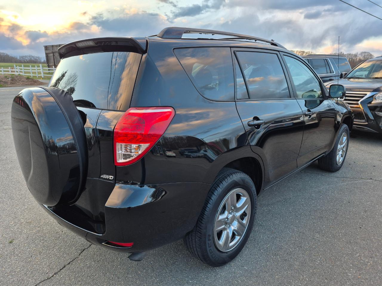 Toyota RAV4 Base I4 4WD 2007