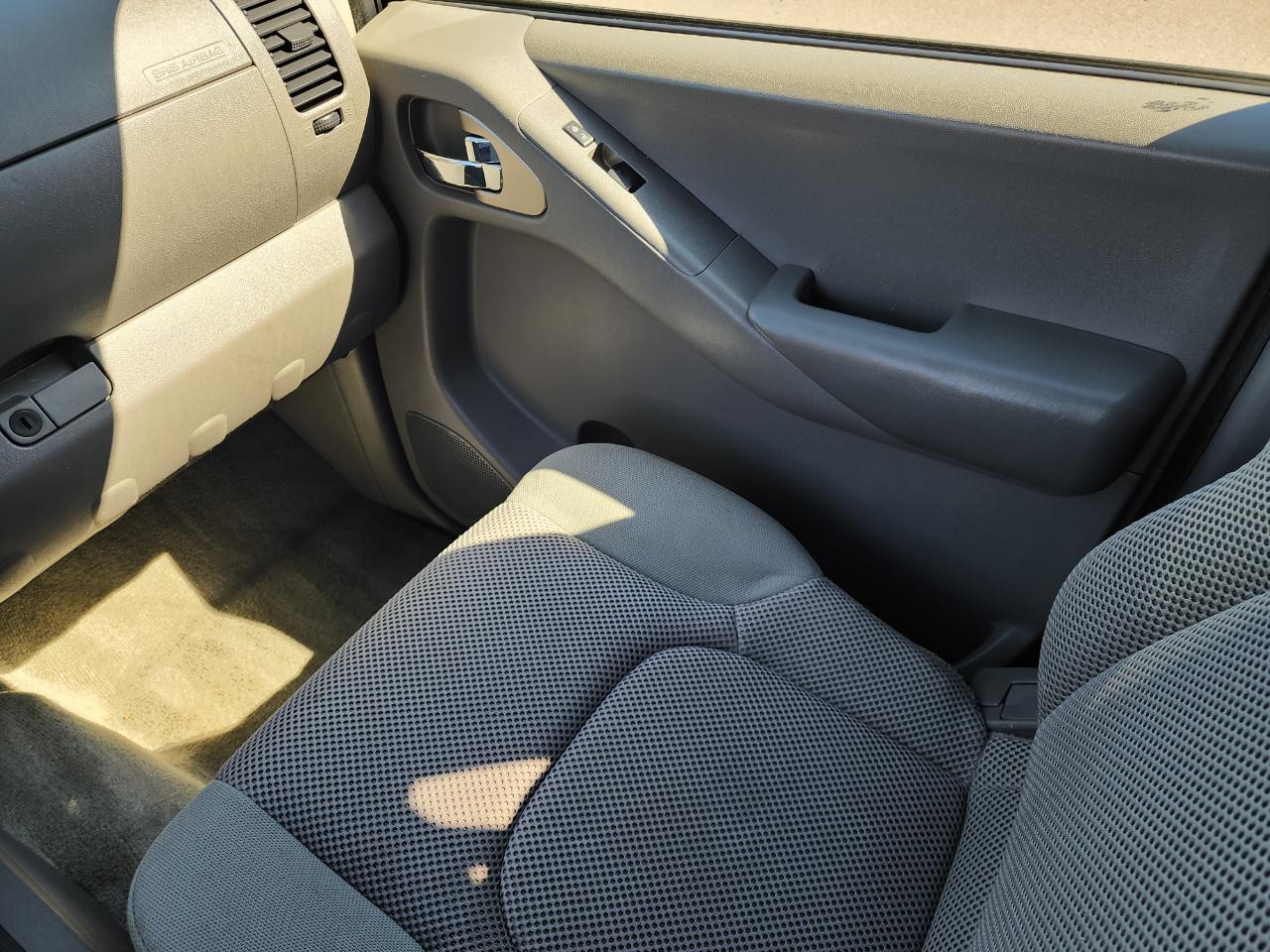 Nissan Frontier S Crew Cab 5AT 2WD 2014