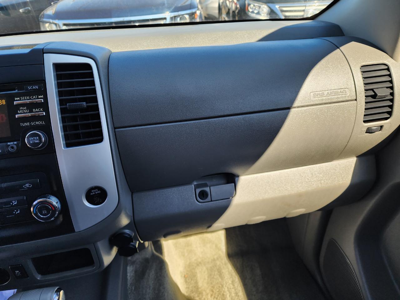 Nissan Frontier S Crew Cab 5AT 2WD 2014