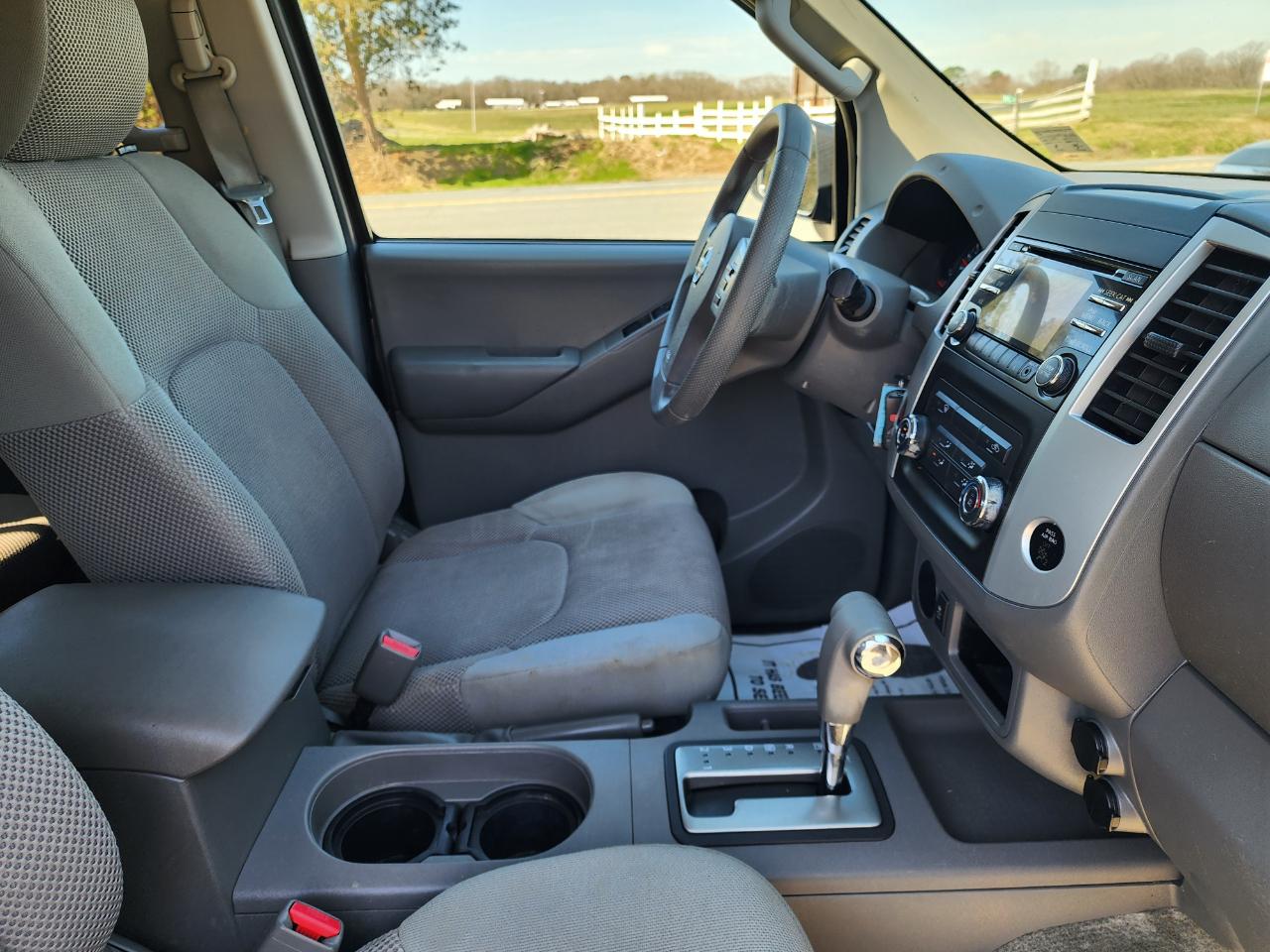 Nissan Frontier S Crew Cab 5AT 2WD 2014