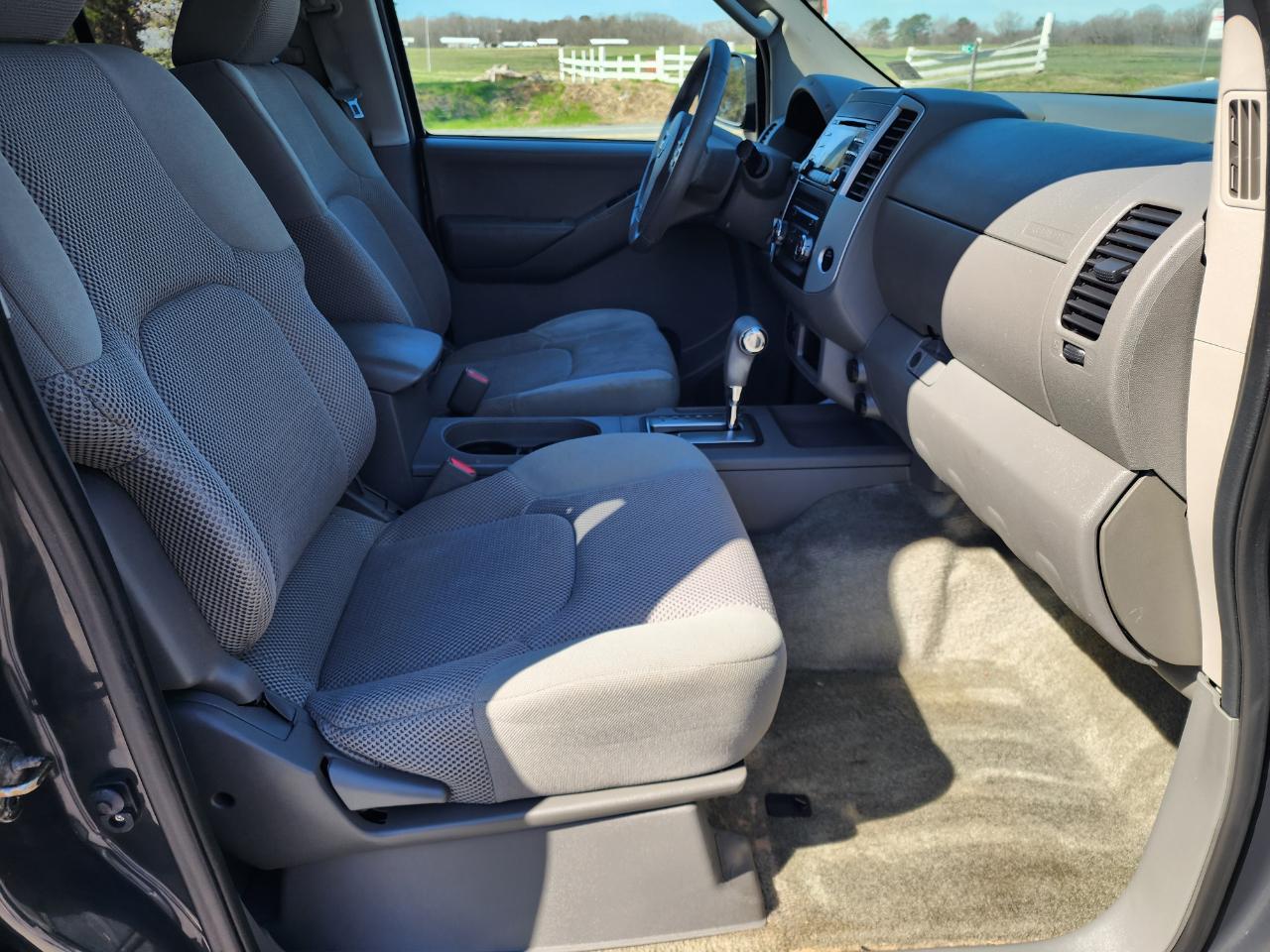 Nissan Frontier S Crew Cab 5AT 2WD 2014