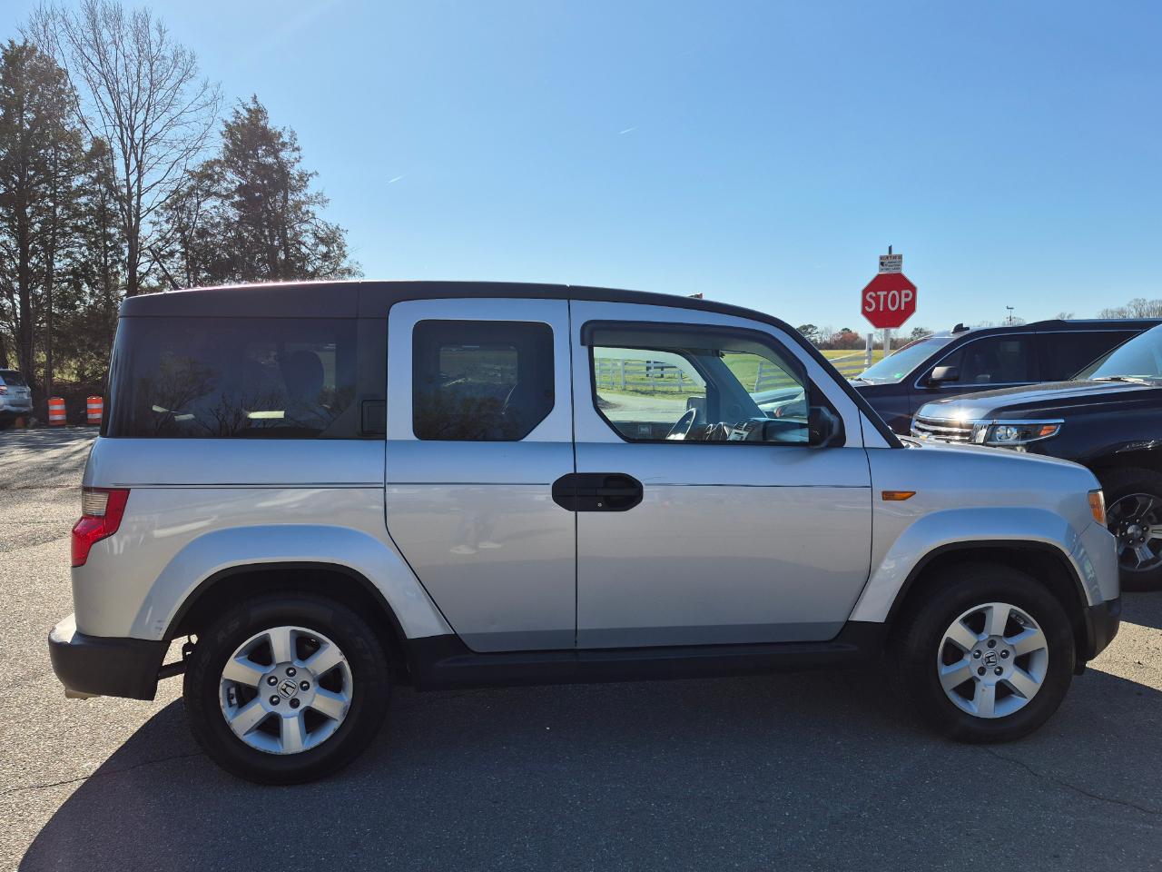 Honda Element EX 2WD AT with Navigation System 2010