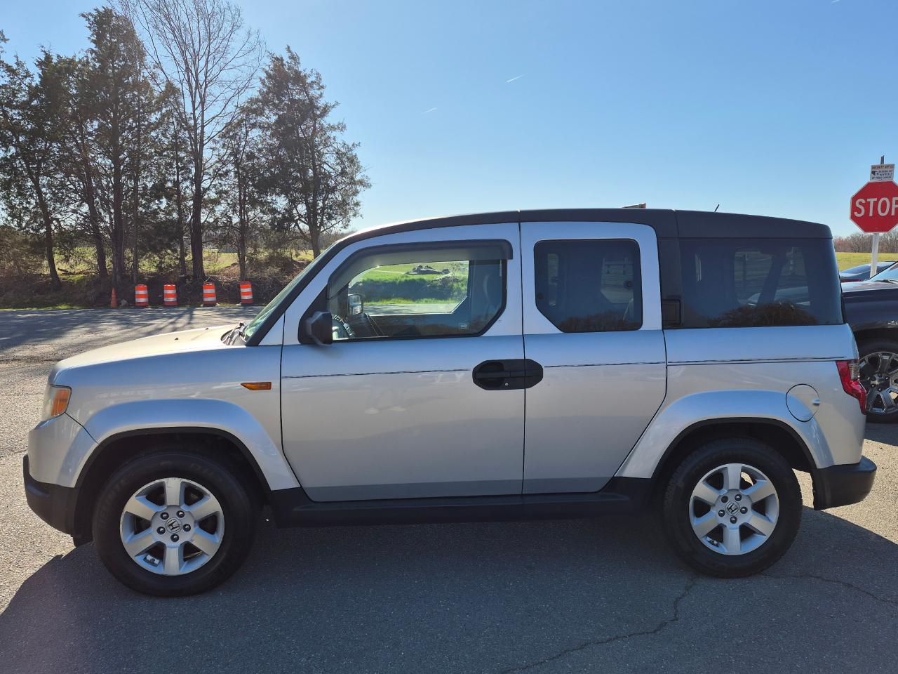 Honda Element EX 2WD AT with Navigation System 2010