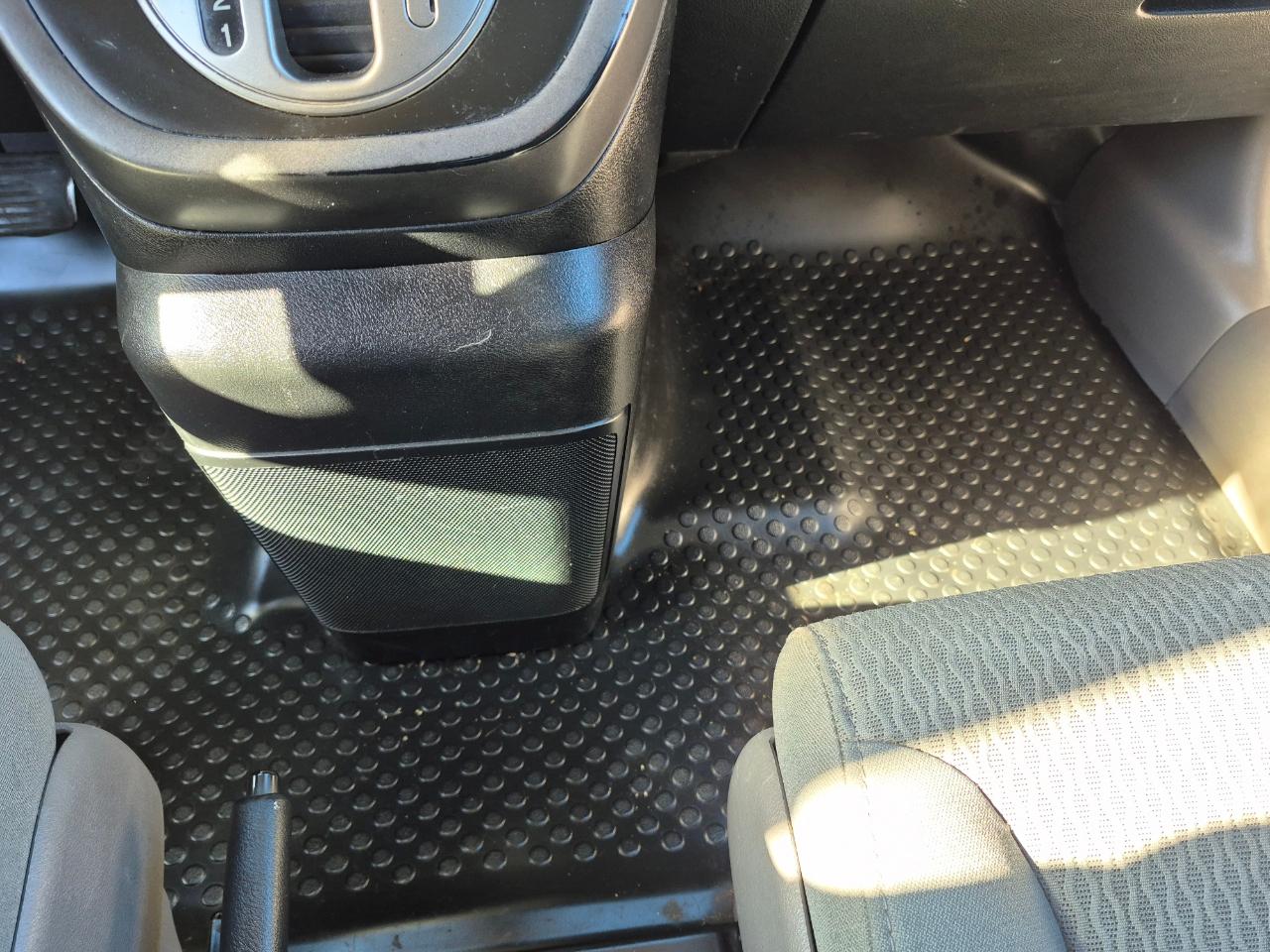 Honda Element EX 2WD AT with Navigation System 2010