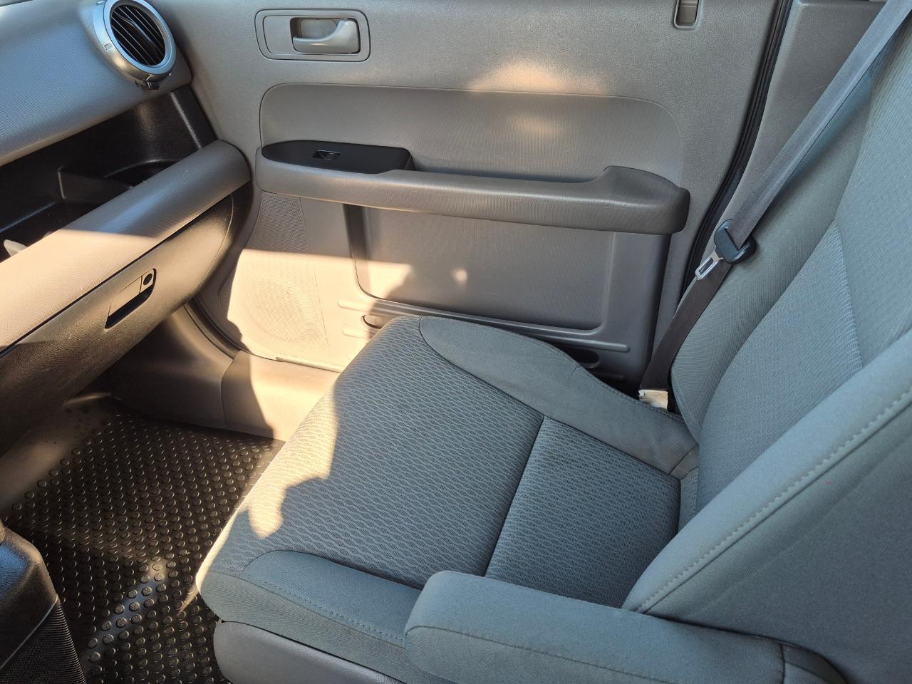 Honda Element EX 2WD AT with Navigation System 2010