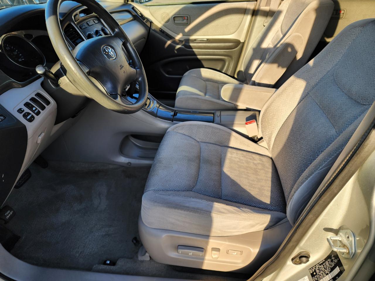 Toyota Highlander V6 2WD 2003