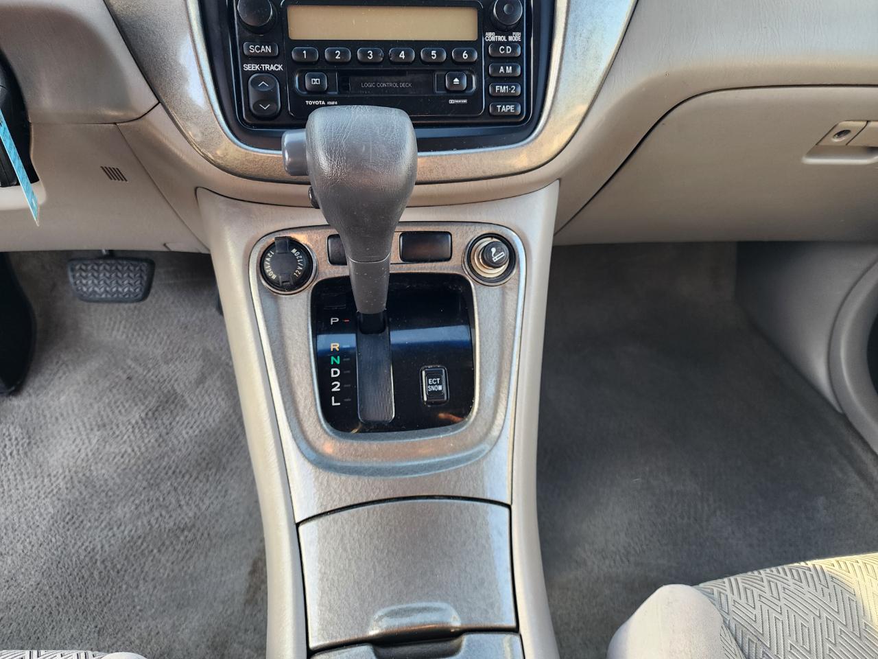 Toyota Highlander V6 2WD 2003