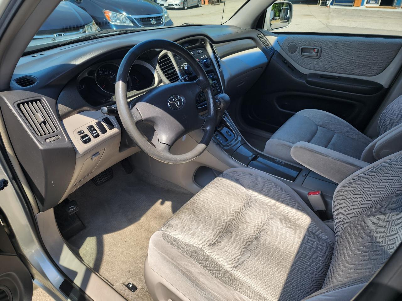 Toyota Highlander V6 2WD 2003