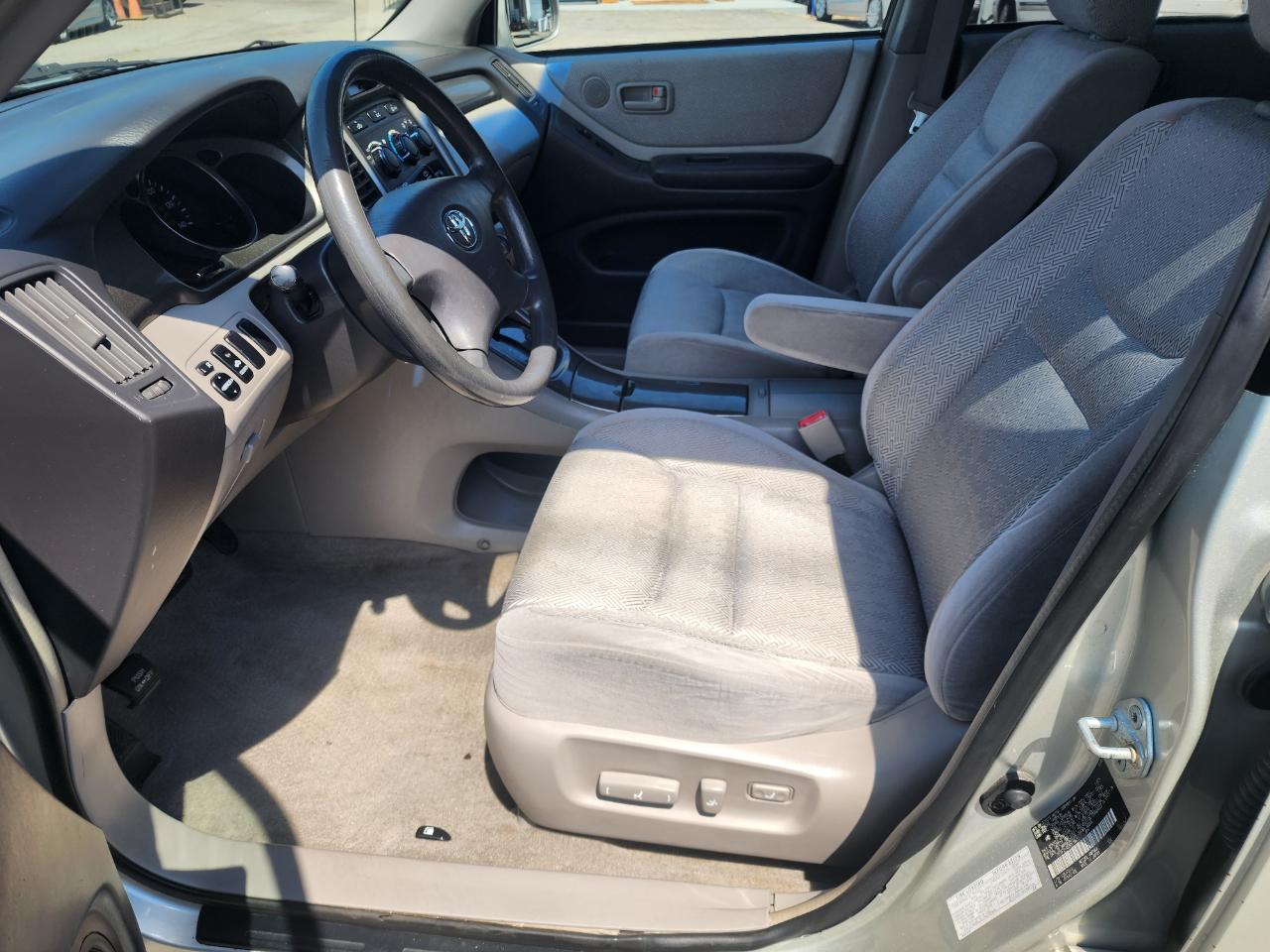 Toyota Highlander V6 2WD 2003