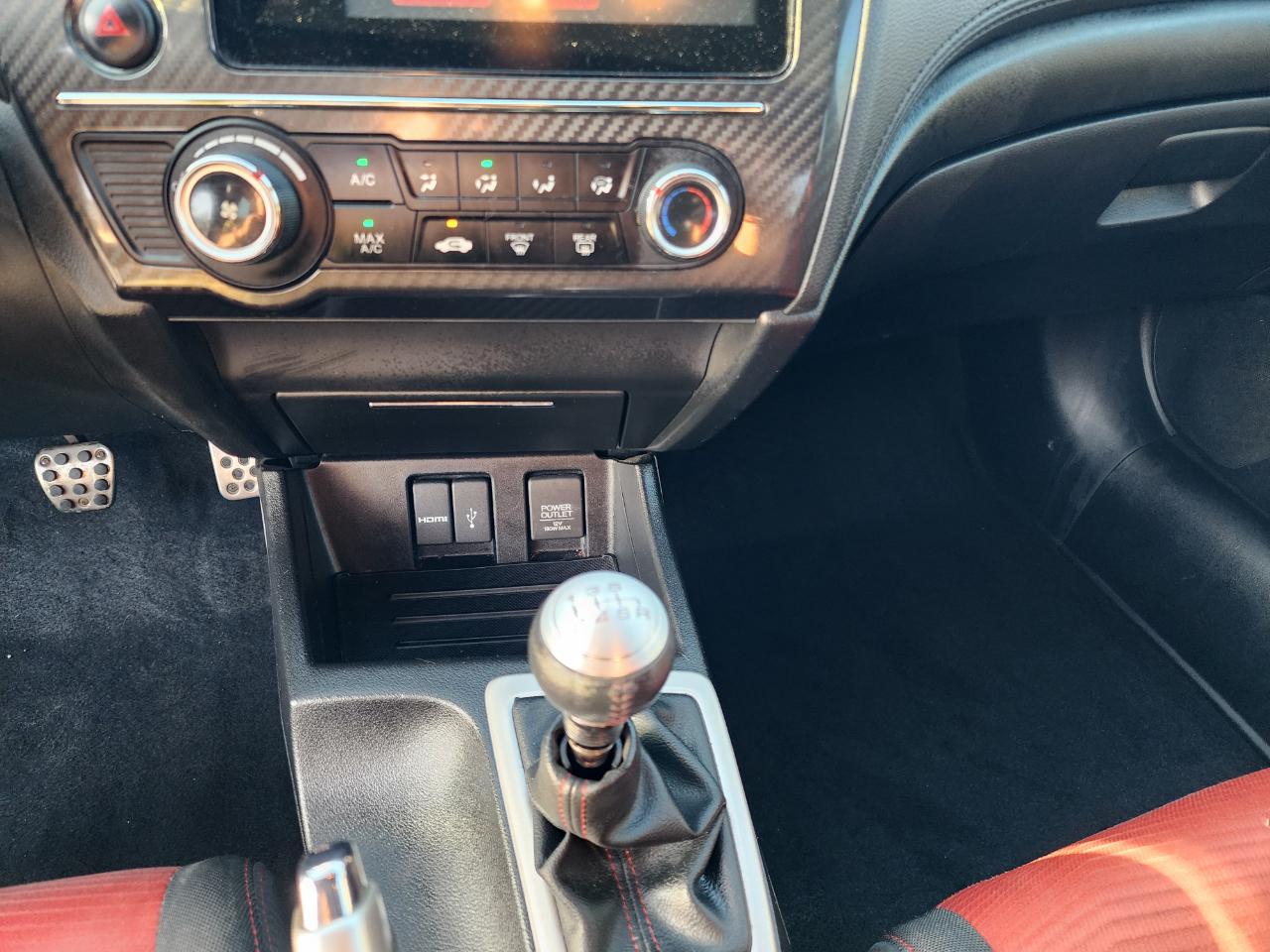 Honda Civic Si Sedan 6-Speed MT 2015