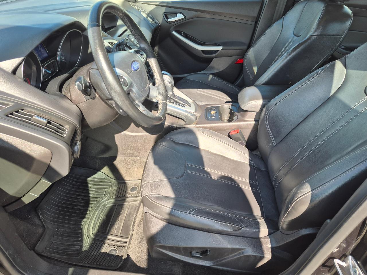 Ford Focus SE Sedan 2013