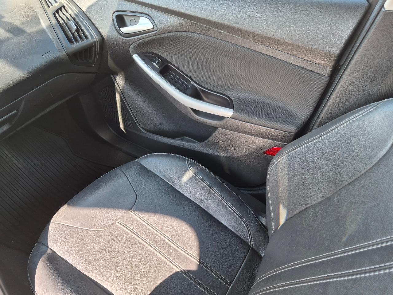 Ford Focus SE Sedan 2013