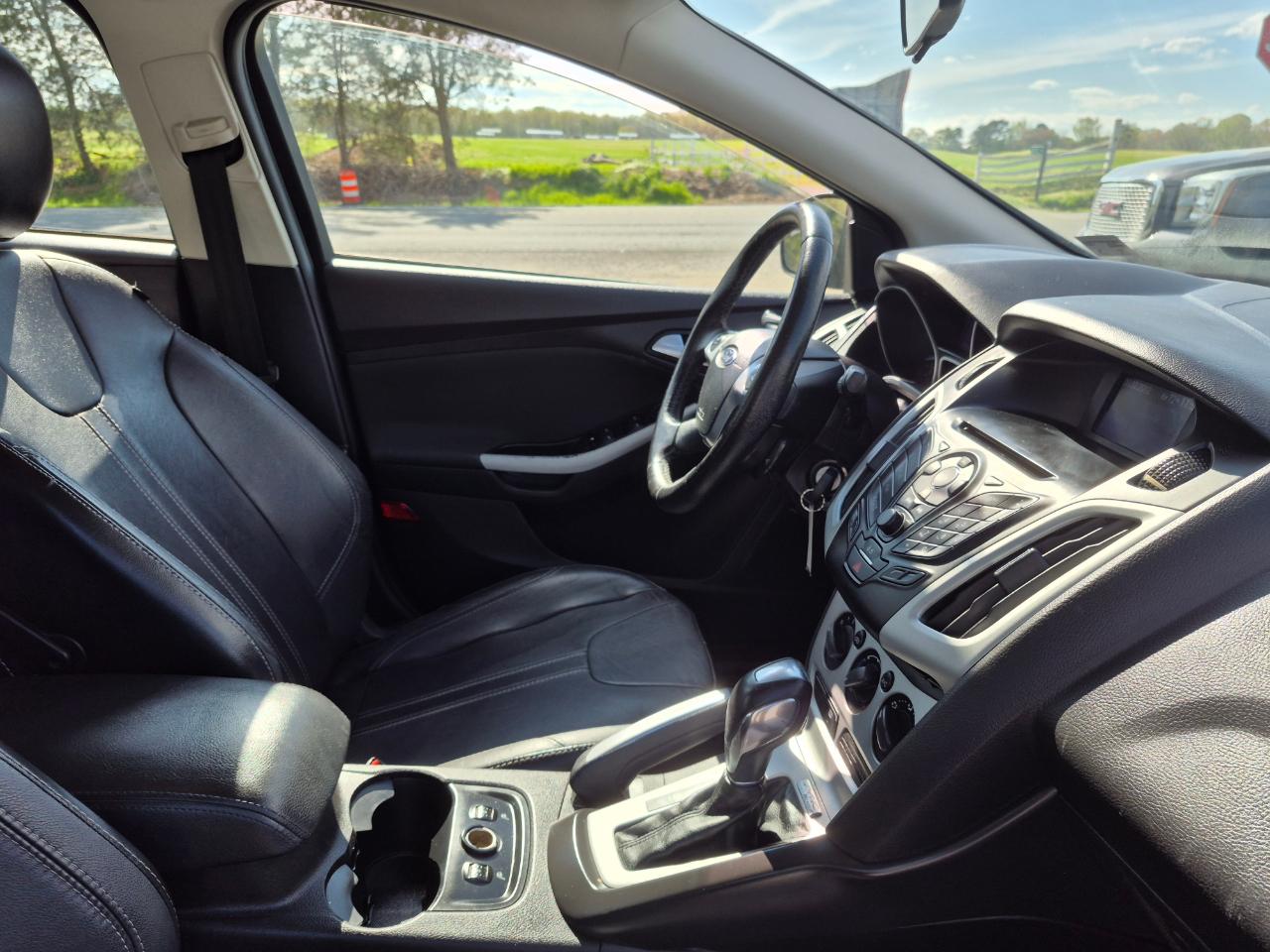 Ford Focus SE Sedan 2013