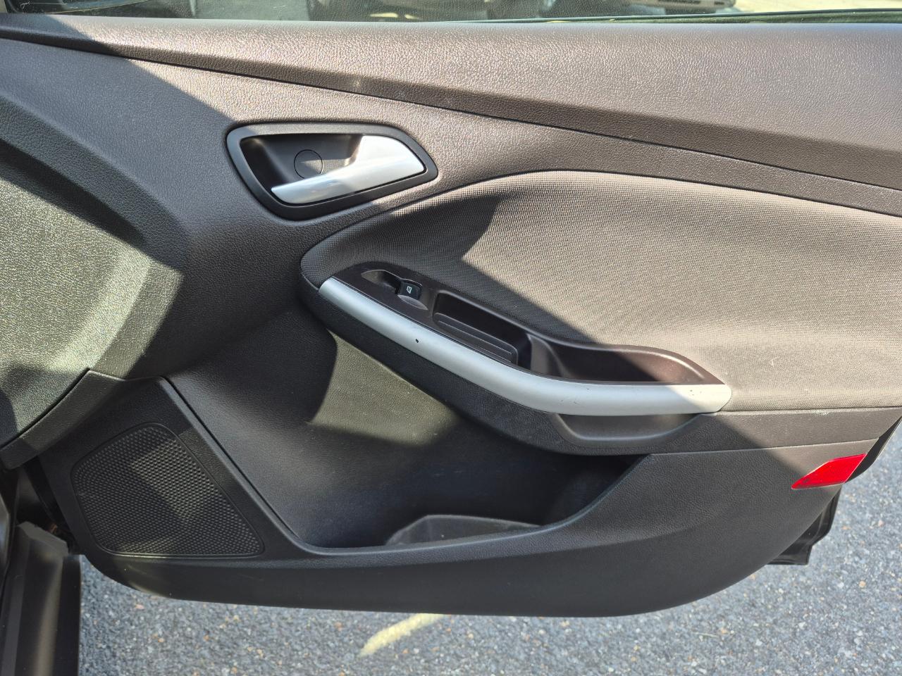 Ford Focus SE Sedan 2013