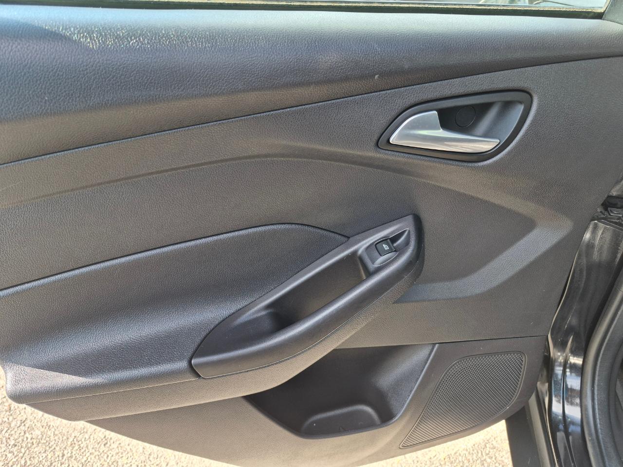 Ford Focus SE Sedan 2013