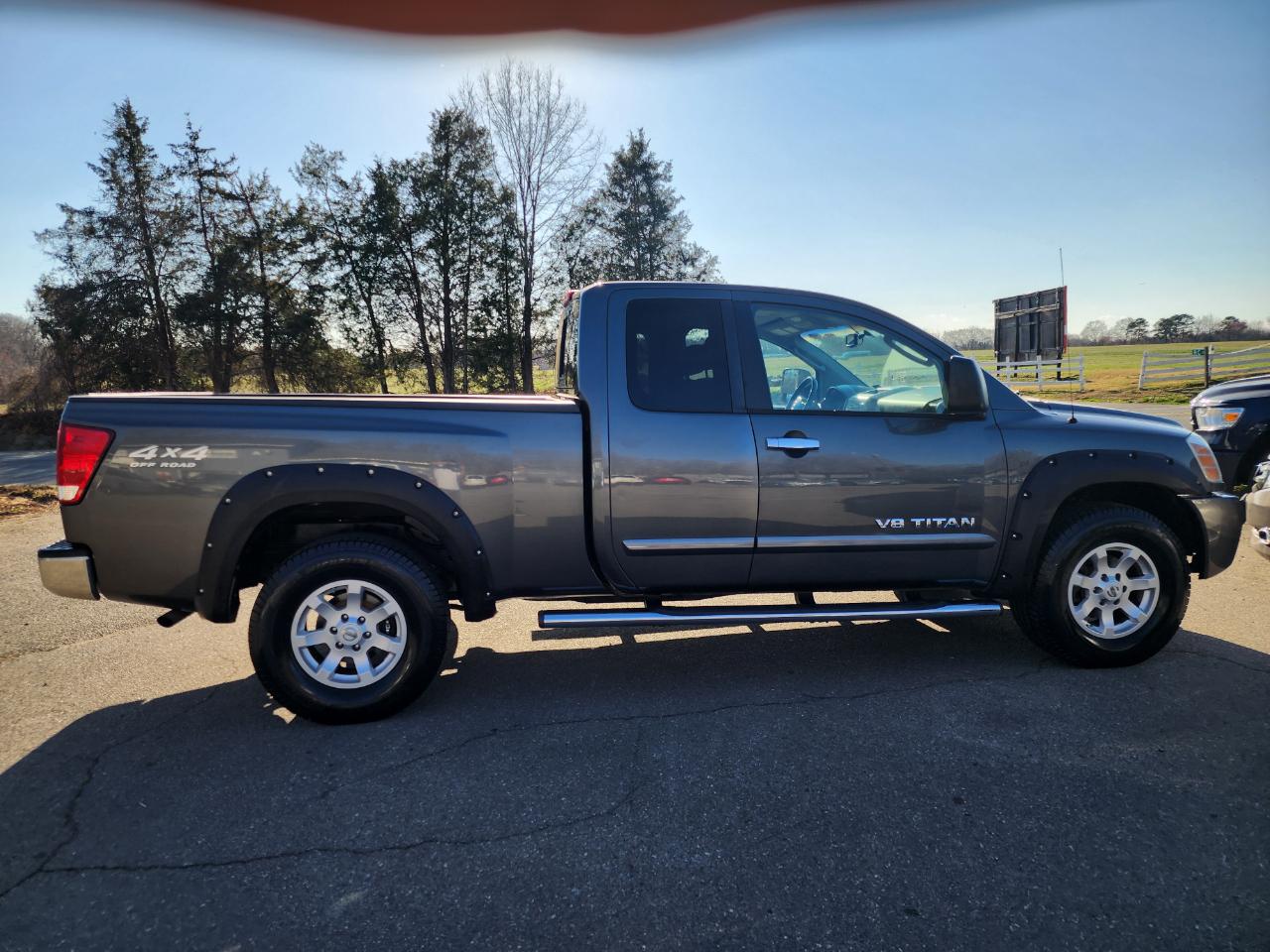 Nissan Titan LE King Cab 4WD 2006