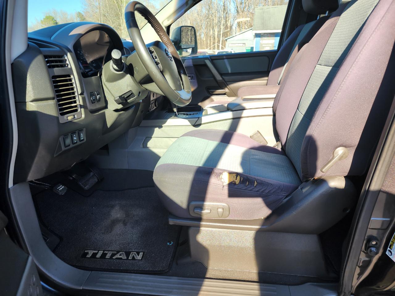 Nissan Titan LE King Cab 4WD 2006